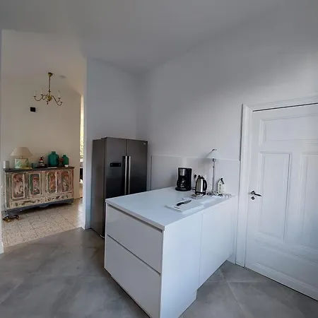 Im Erdgeschoss Daire *